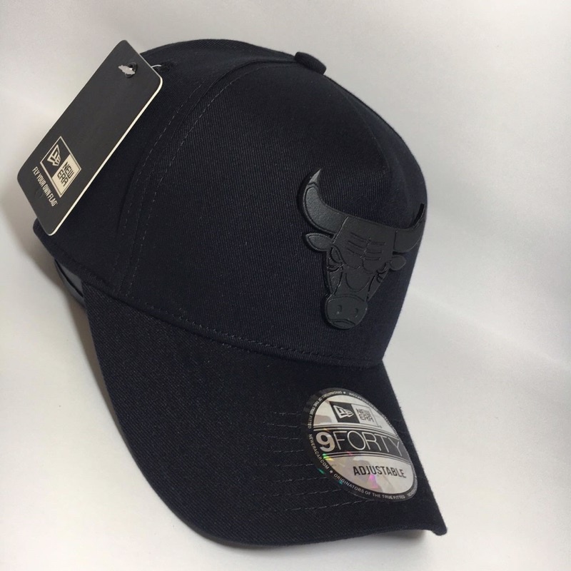 Topi Banteng Chicago Bulls NBA Logo Besi Hitam Polos