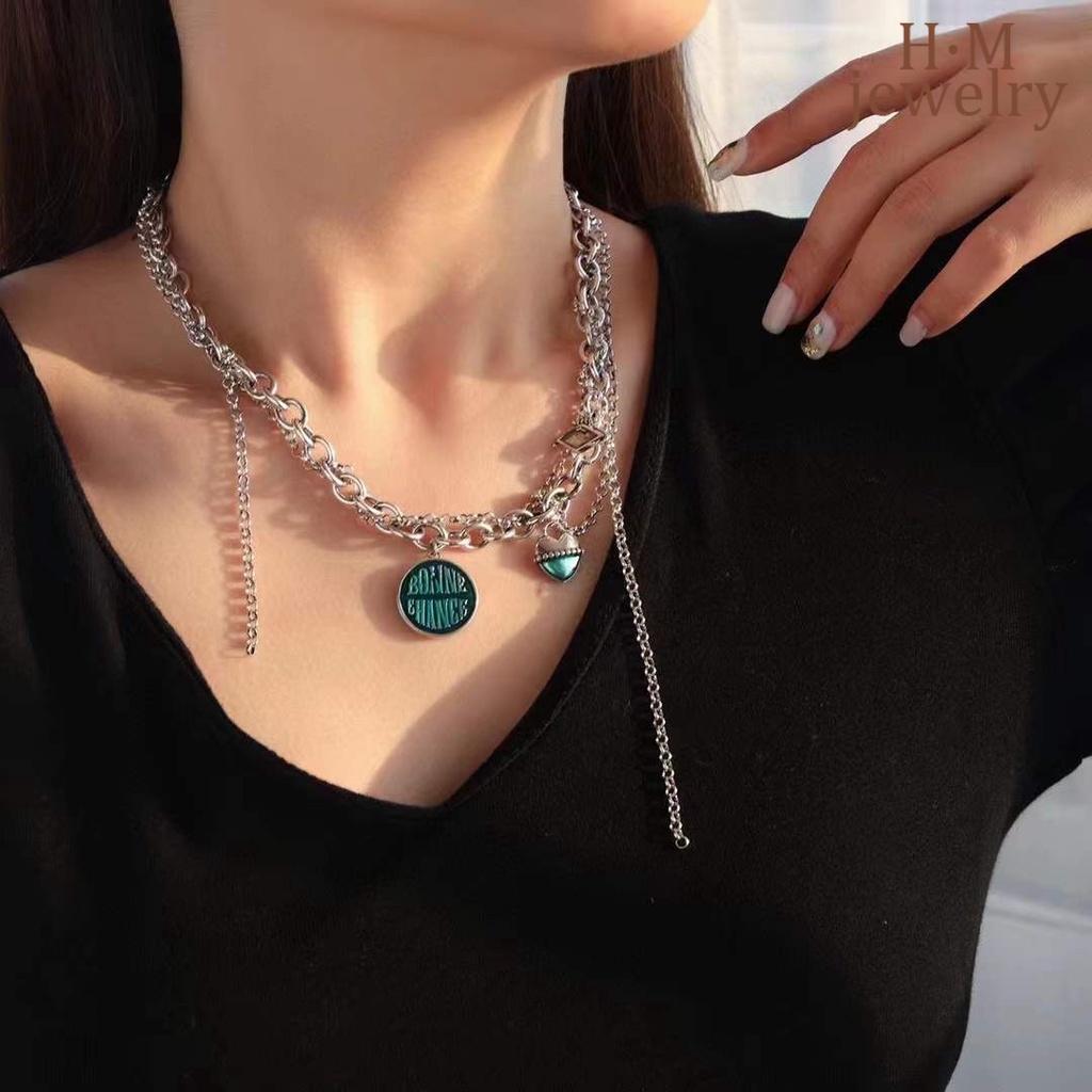 Kalung Rantai Dengan Liontin Bentuk Hati Gaya Retro Untuk Wanita