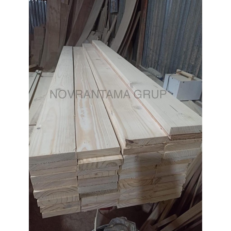 Papan Kayu Pinus Jati Belanda 15x2,5 cm panjang 200 cm , papan kayu jati belanda serut halus