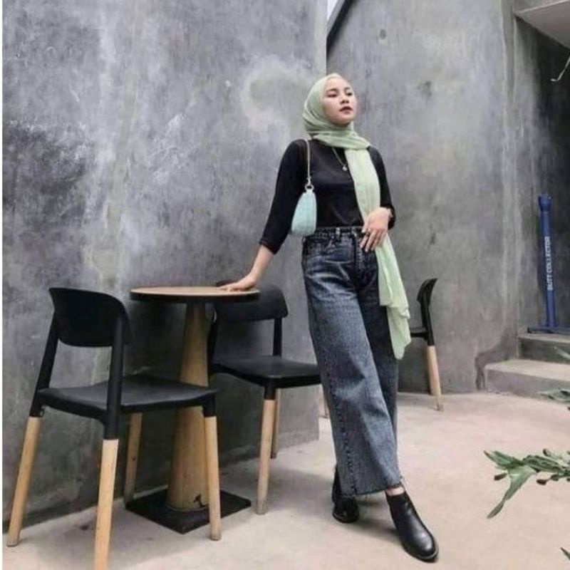 BAWAHAN WANITA CELANA PANJANG KULOT RAWIS JEANS VSMA-191Warna: blacksnow
Ukuran: 27, 28, 29, 30, 31,