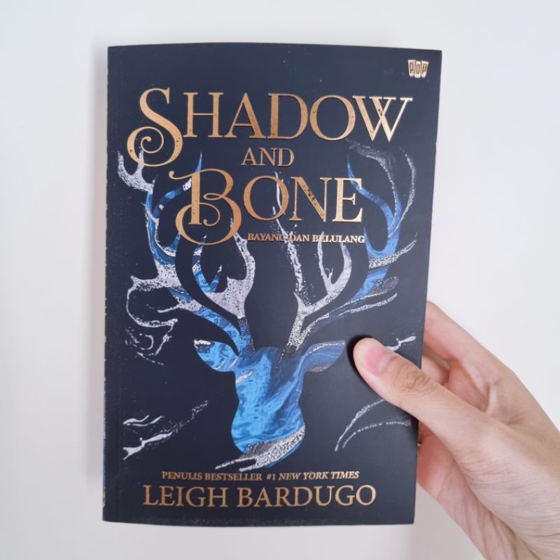 (PRELOVED) Shadow and Bone by Leigh Bardugo - Bahasa Indonesia