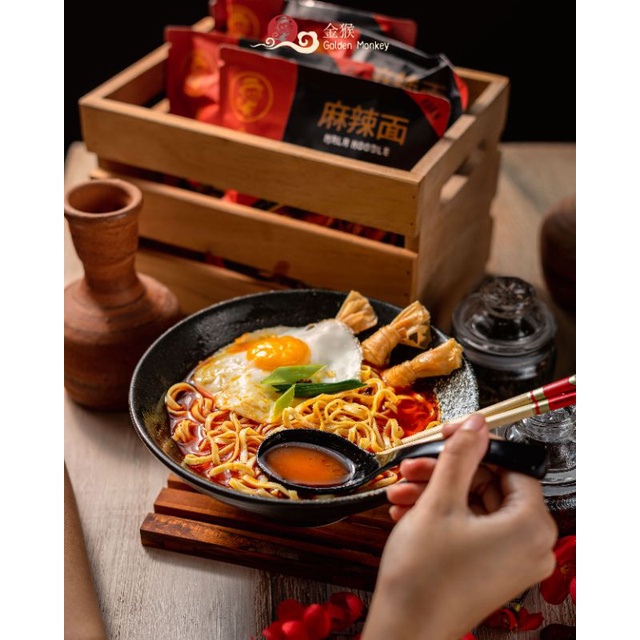 

Malatang Hotpot - Mala Noodle Soup and Fried Instan Mie Mala kuah goreng / Malatang Hotpot 120g / Golden Monkey