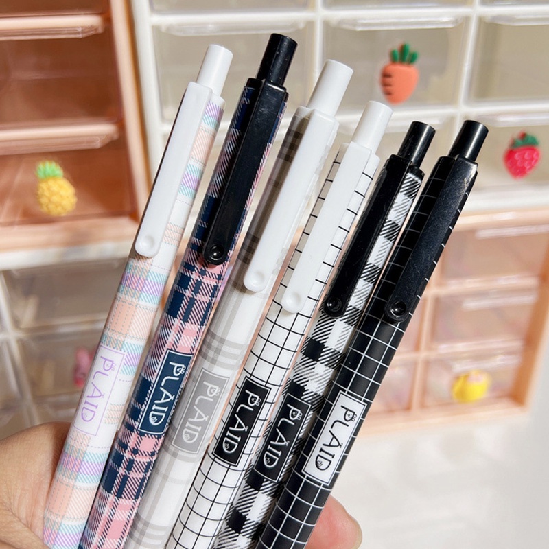 6pcs Pulpen Tinta Hitam 0.5mm Model Retro Motif Kotak-Kotak Untuk Pelajar
