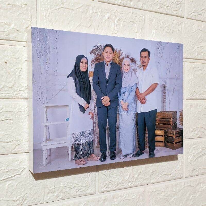 CETAK FOTO 32X48 (A3+) PLUS BINGKAI