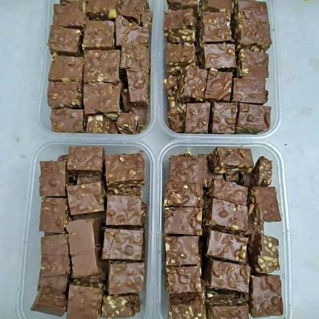 

LEBURAN COKELAT SILVER QUEEN