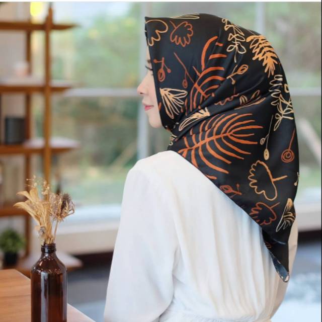 Hijab Maxmara Square