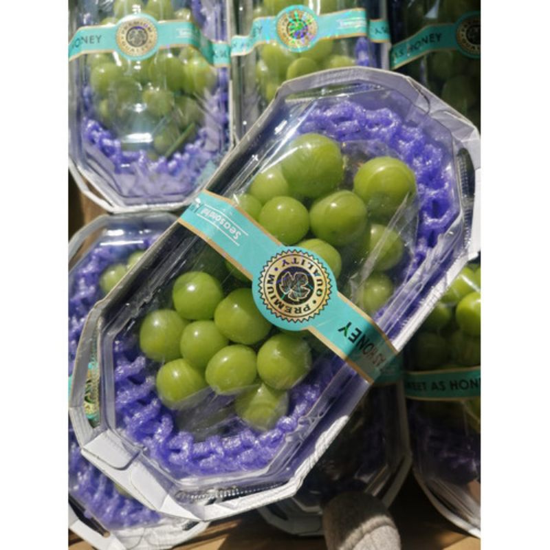 

Anggur hijau muscat grape 500gr/cup|anggur hijau manis sedleess