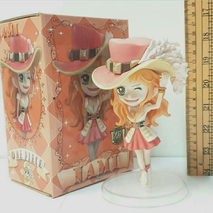 Action figure one piece nami