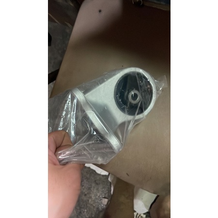 Engine Mounting Dudukan Mesin Kiri Mitsubishi Grandis Aftermarket