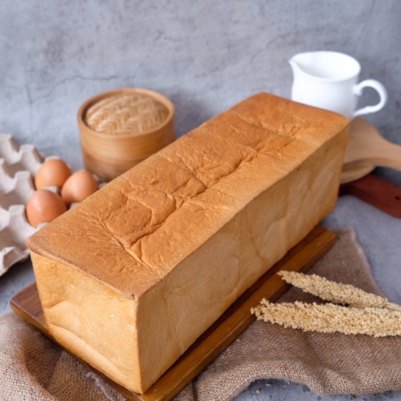 Roti Tawar Jumbo (P 36CM-L 12CM-T 12CM)
