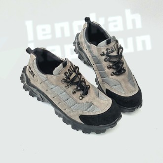 Sepatu Safety Sporty Ujung Besi Semi Boots Warna Abu Size 39-44  Ready Stock