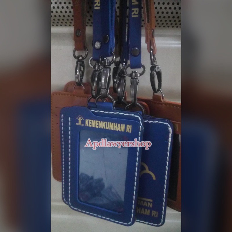 

Name Tag ID Card Tali Kulit KEMENKUMHAM RI KEMENTERIAN HUKUM DAN HAM RI Bagus ORIGINAL