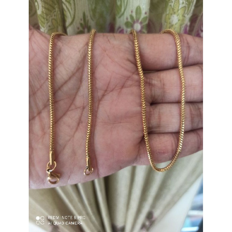 KALUNG TITANIUM MILANO KACA BULAT YYB WARNA GOLD CANTIK