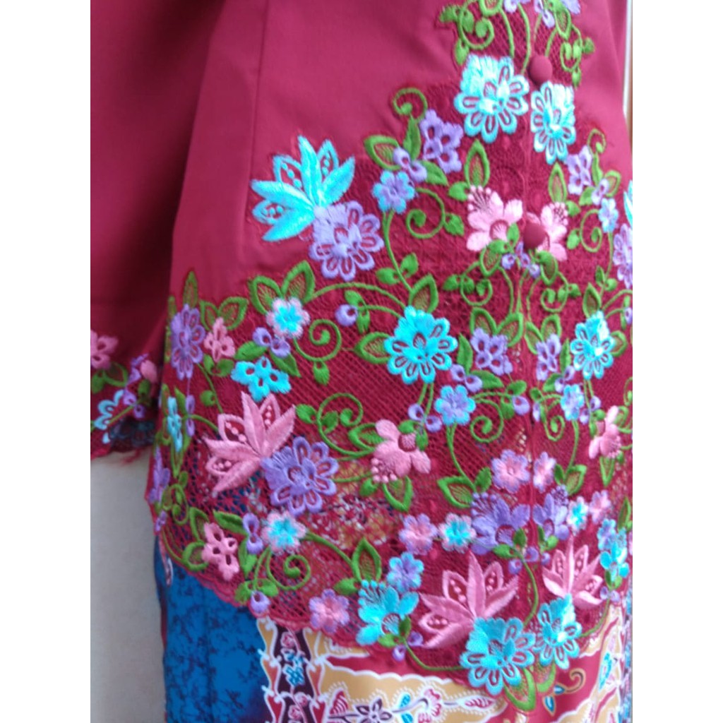 KEBAYA ENCIM MERAH EXCLUSIVE