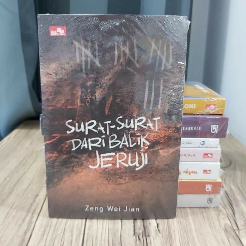 

SURAT-SURAT DARI BALIK JERUJI - SEGEL Rp. 62500 Discount jadi 23500