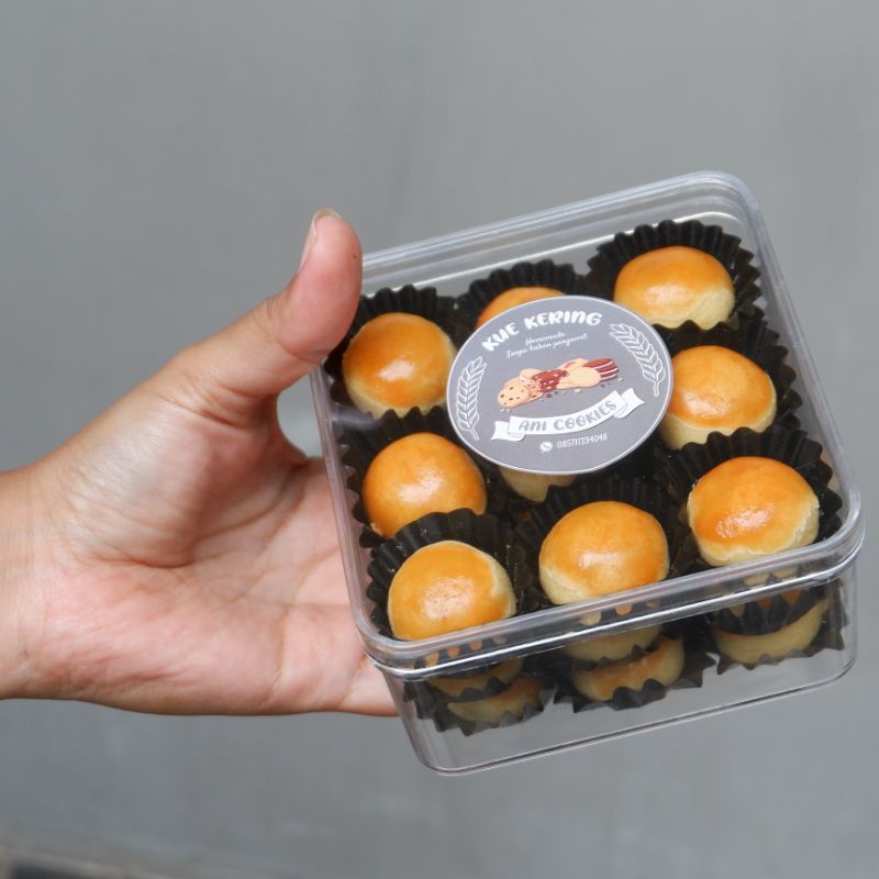 

KUE NASTAR PREMIUM KUE KERING LEBARAN CAMILAN 300 GRAM