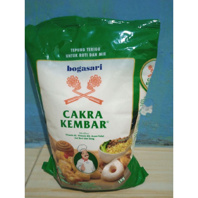 

tepung terigu bogasari 1kg premium segitiga biru cakra kembar