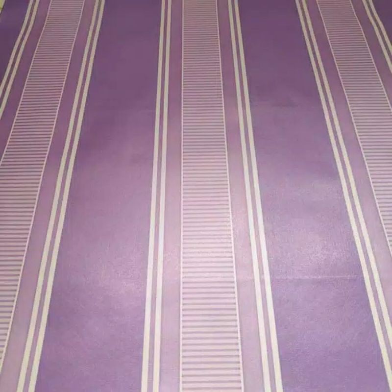 Wallpaper Dinding Motif Salur Ungu Ukuran Panjang 10Meter x Lebar 45CM