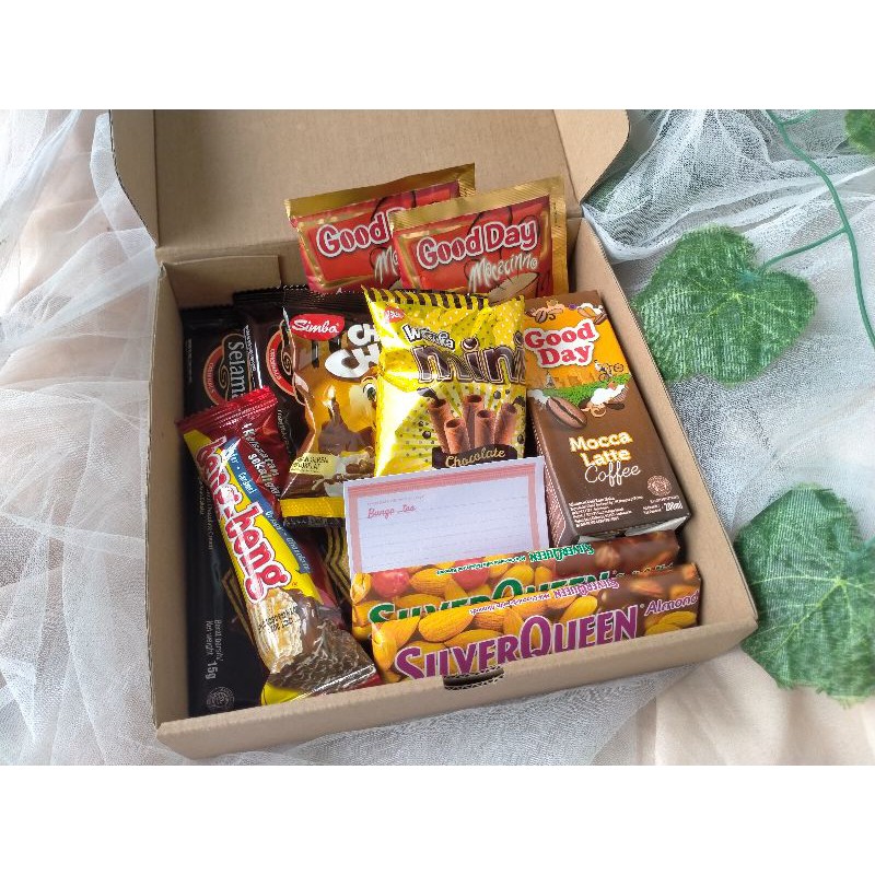 

gift box/ snack box/ gift hampers/ box hampers/ hadiah wisuda/ birthday gift/hadiah cowok/ snack