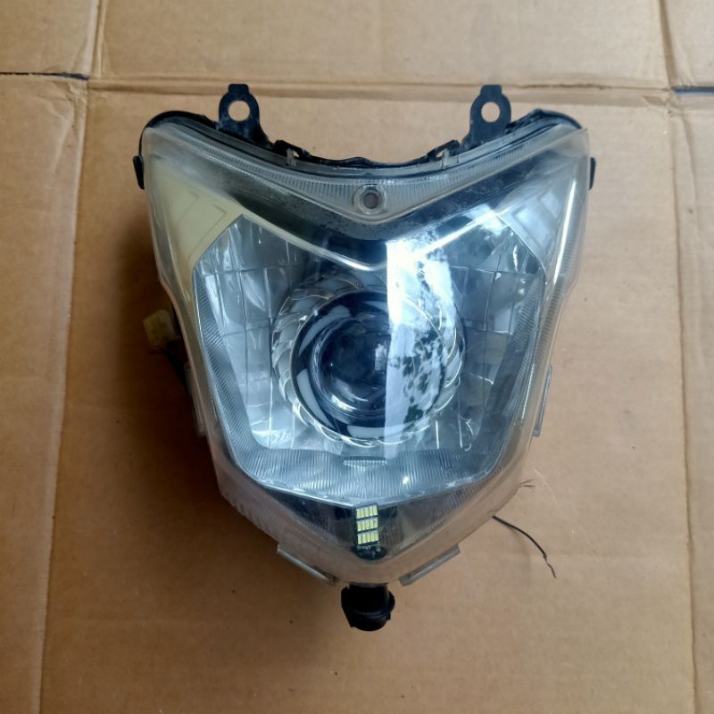 reflektor lampu depan headlamp lampu depan CB150 R old bohlam udah digenti projie