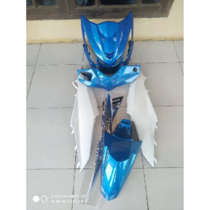 @ body halus beat fi 2013-2014 warna biru putih plus striping