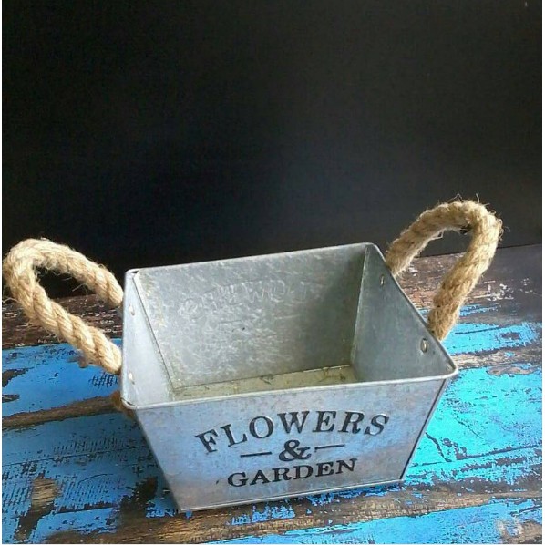 POT KALENG DEKOR MOTIF TULISAN FLOWER DAN GARDEN/POT BUNGA/POT PAJANGAN