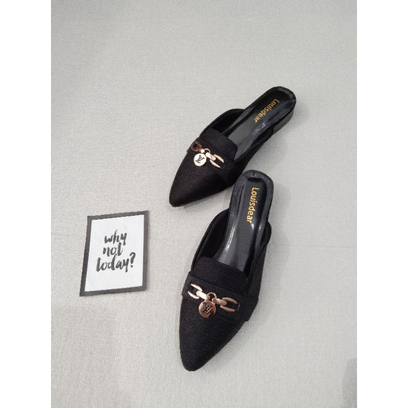 SALE... SALE... SALE... LOUISDEAR sendal flat heel 2 cm bahan satin B65