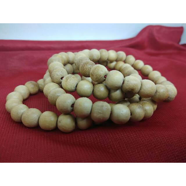 Gelang kayu dewandaru