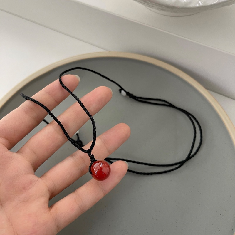 Kalung Rantai Klavikula Dengan Liontin Batu Akik Merah Hitam Gaya Retro Untuk Aksesoris