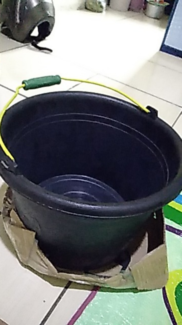 Ember Karet Tebal Anti Pecah 10 Liter