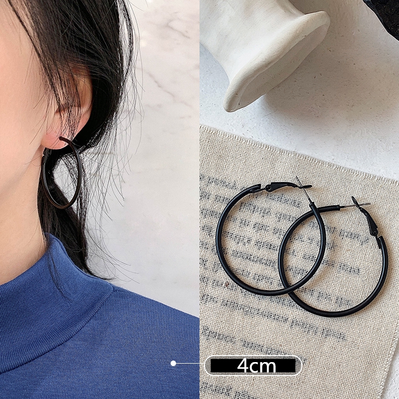 ladies accesories earrings Aksesoris fashion wanita gaya Korea sederhana klasik anting lingkaran besar berlebihan-Black 4cm