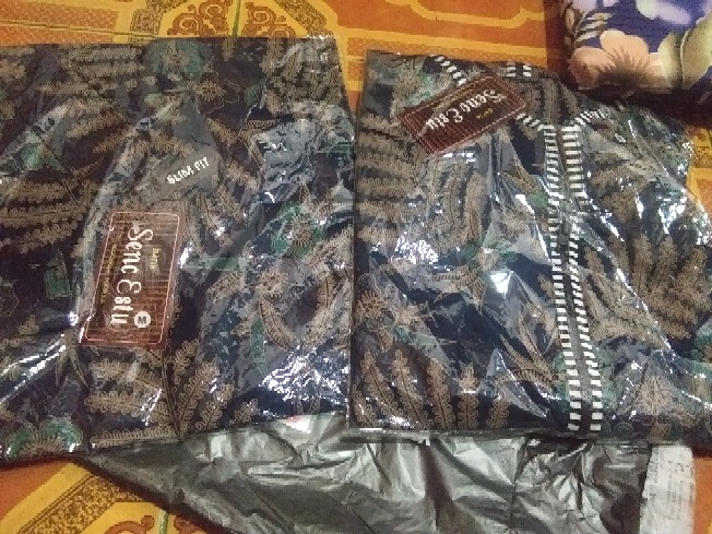 Men Sale Kemeja Batik Slimfit Modern Best Quality Atasan Couple Standar Butik Motif Daun Navy