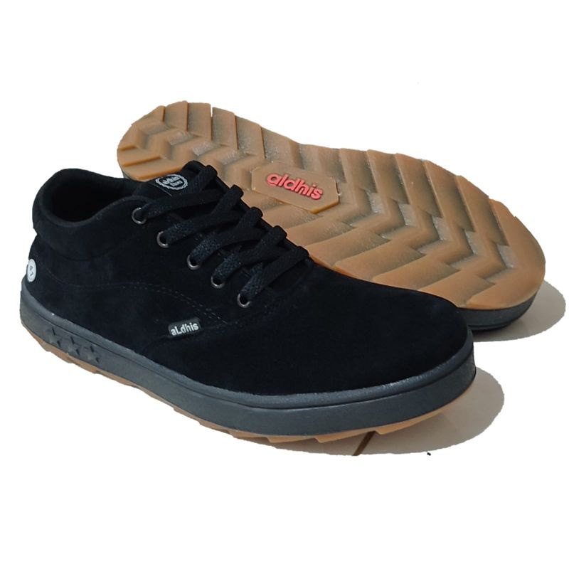 Sepatu Pria Sneakers Cowok Keren Buat Gaya Sekolah Kerja Kets Casual Kekinian Original Lokal Aldhis S320 Hitam Black Gum