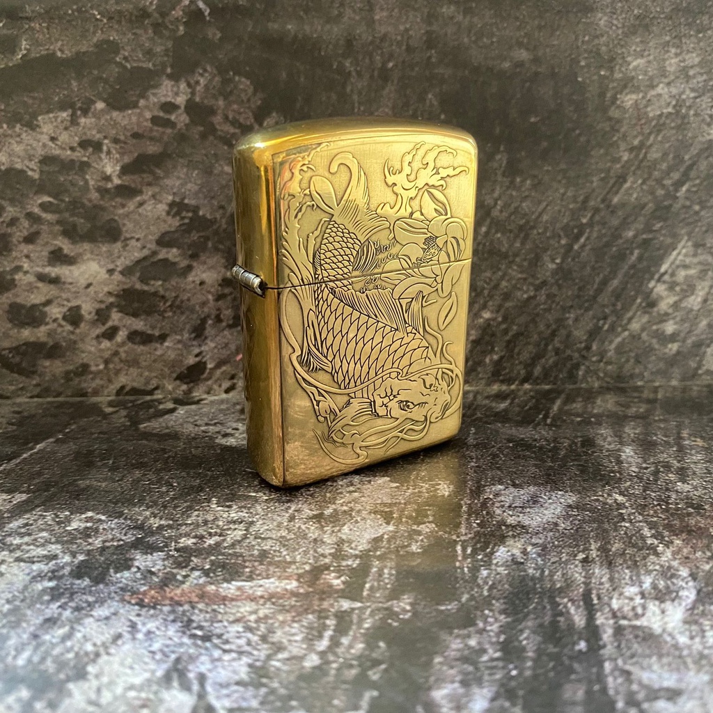 Korek Api ZIPPO Koi Gold