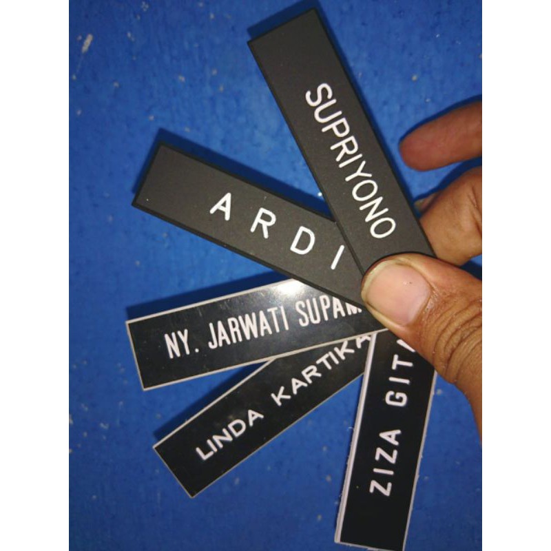 MURAH NAME TAG GRAFIR GRAVIR DOFF DAN PUTIH NAMA DADA GRAVIR UKIR PAPAN NAMA SIPIL PEGAWAI Gravier Grafir Gravir PNS PERSIT