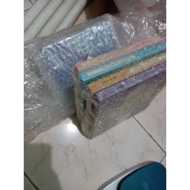 pengiran album GWSN, IZONE
