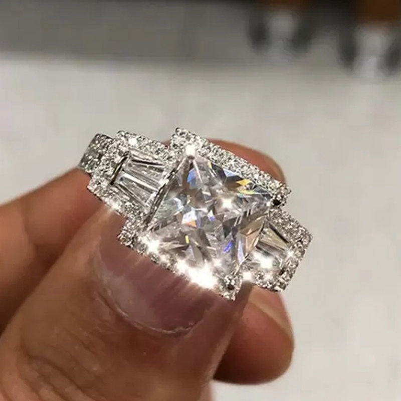 Fancyqube Cincin Kawin / Tunangan Aksen Cubic Zirconia Bentuk Persegi Untuk Perhiasan Wanita