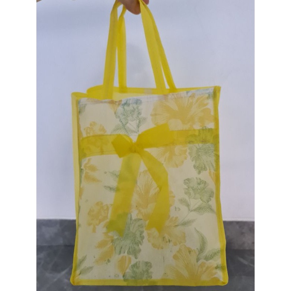

Tas goodie bag pita kotak bunga spunbond tas kain tali 20x20cm 22x22cm tas sovenir cantik hadiah butik