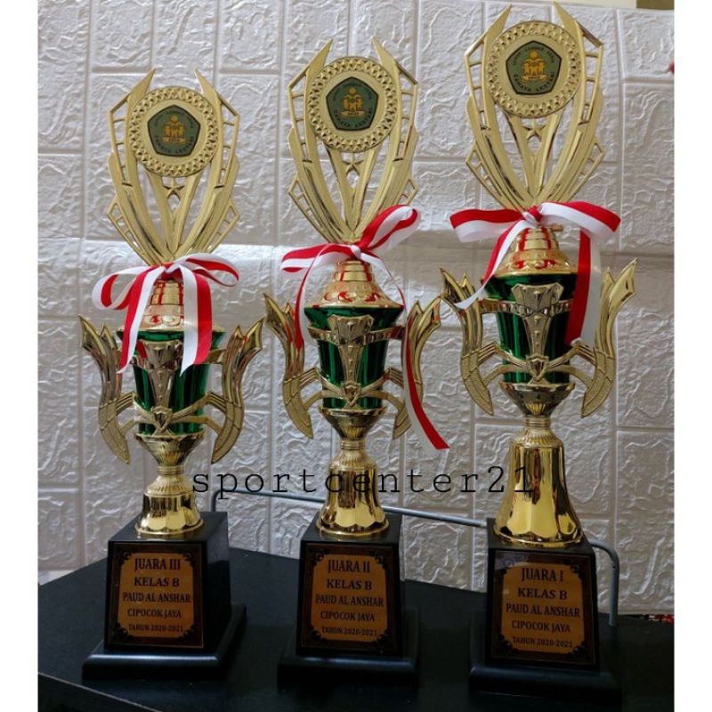 TROPHY/ PIALA MEWARNAI MENGGAMBAR PIALA FUTSAL PIALA WISUDA