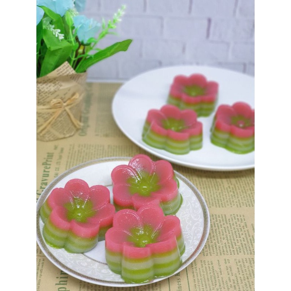 

Kue Lapis Sagu Pandan BUNGA CANTIK (ISI 6) / Kue Pepe Pandan Coklat Motif BUNGA