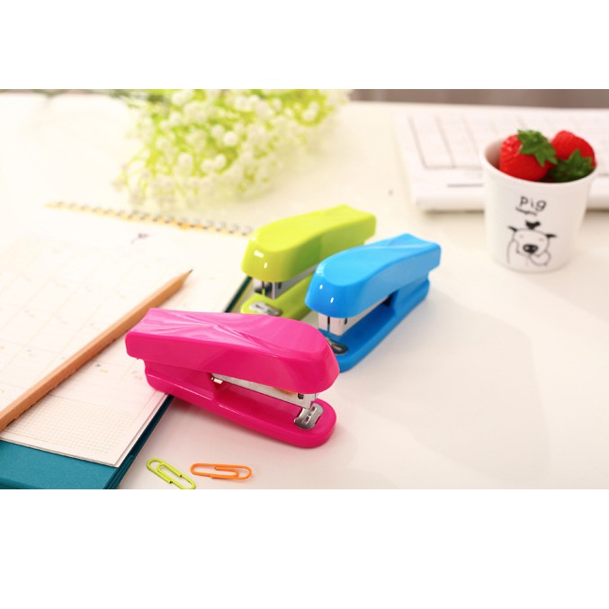 

staples , pengikat dan perekat, staplas, cekrekan, isi steples