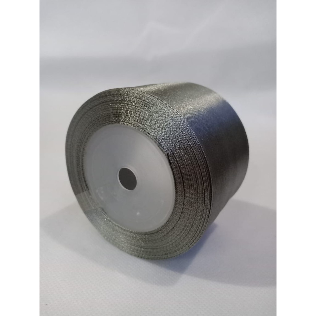 

Pita satin abu tua 1 inch / 2.54 cm Per roll