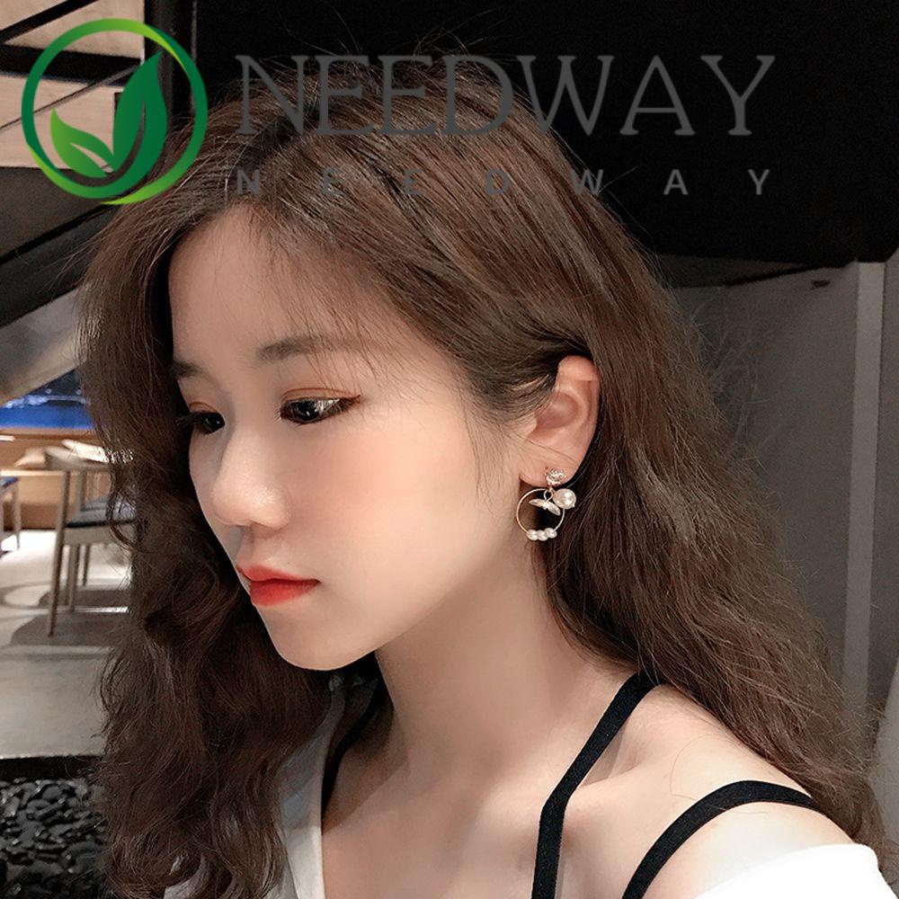 Needway  Vintage Women Dangle Earrings Elegant Fashion Jewelry Pearl Stud Earrings Hollow Sweet Korean Geometric Crystal For Women Shell Flowers/Multicolor