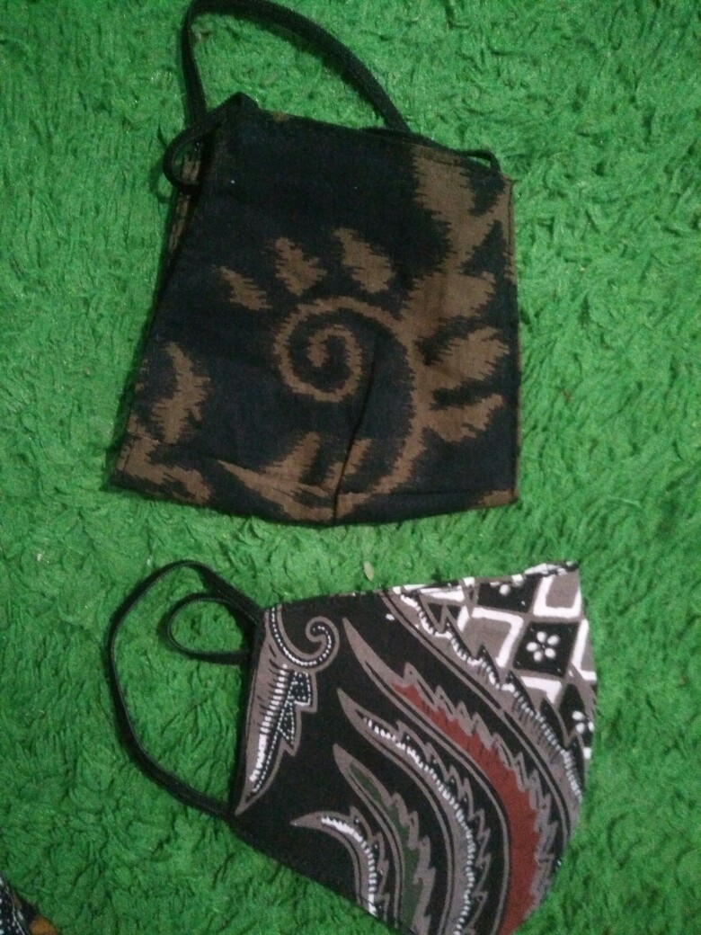 Batik Solo Pria Lengan Panjang Lapis Furing Baju Batik Pria Modern Produksi Queens Batik