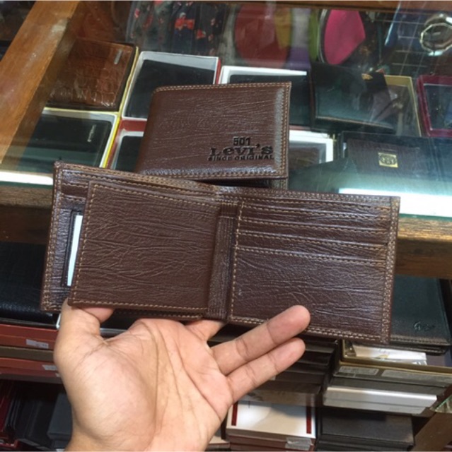 Dompet lipat pria bahan kulit sintesis lokal urat kayu bona #dompet #dompetlipat #dompetpria #dompetcowok #dompetlokal #dompetbagus #menwallet