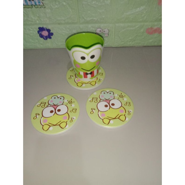 Tatakan gelas Keroppi