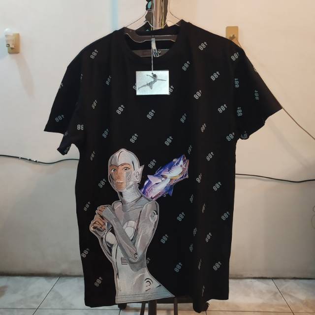 Kaos 88rising x sorayama all over logo AR tee