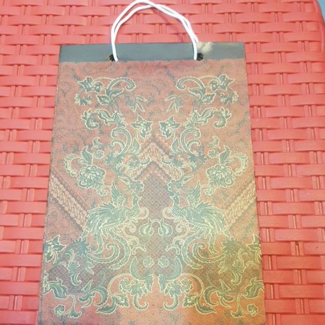 

Paperbag kecil motif batik