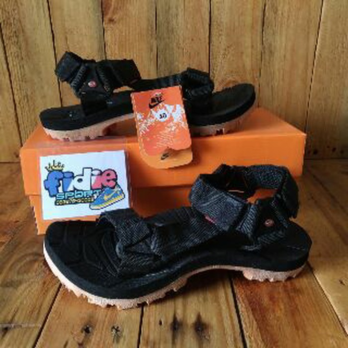 Hadir Sendal/ Sandal Nike Tracking Gunung/ Sandal Gunung Murah