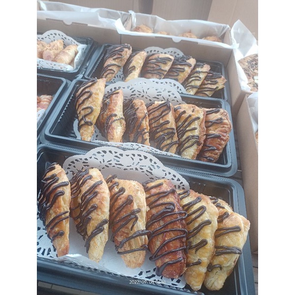 

HAZELNUT CHEESY PASTRY
